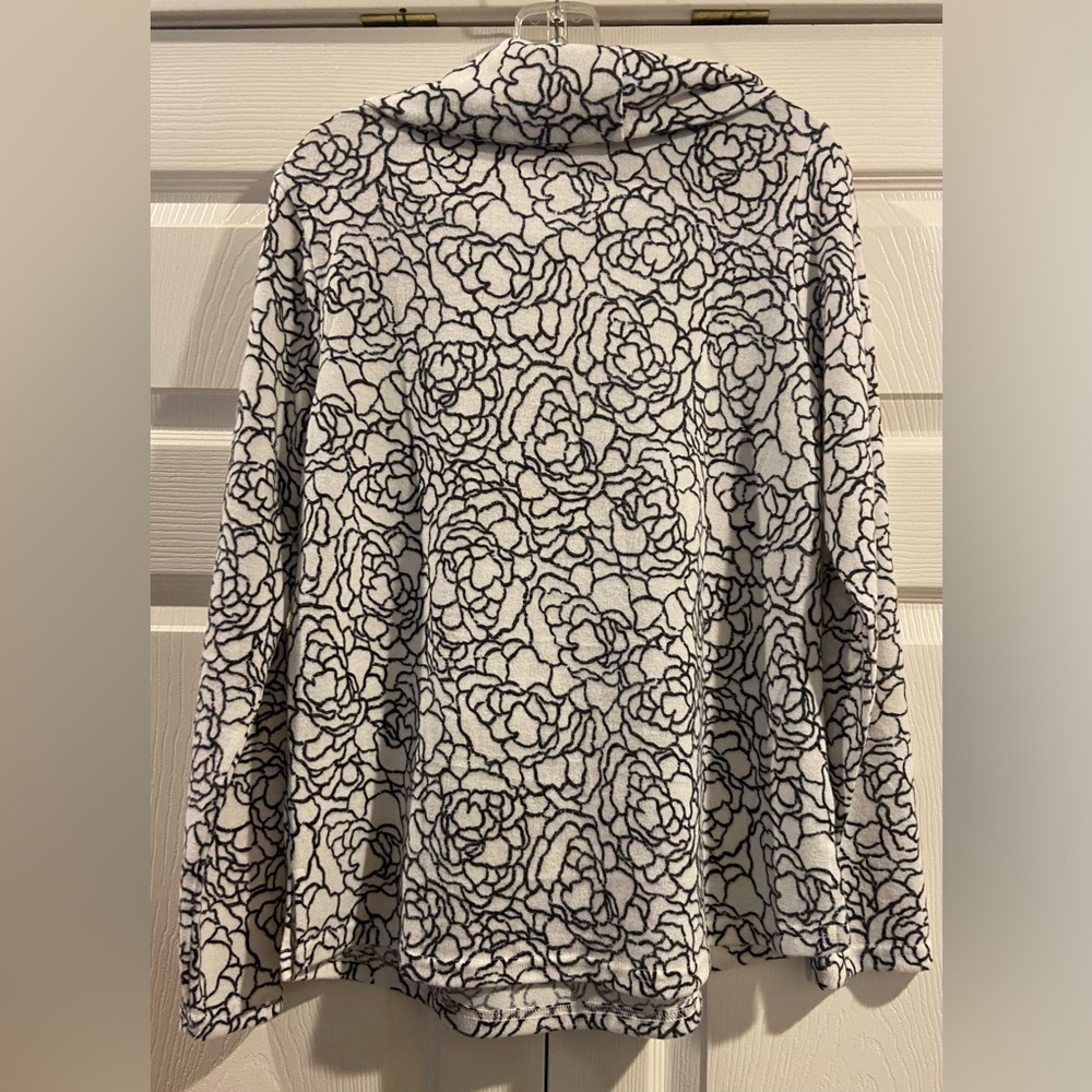EMILY DANIELS Black & white Fleece Blouse Size S. NWT. Super Soft - Picture 3 of 3